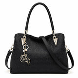 Bolsa Feminina Grande Preta De  Couro Refinado Modelo Alma Black