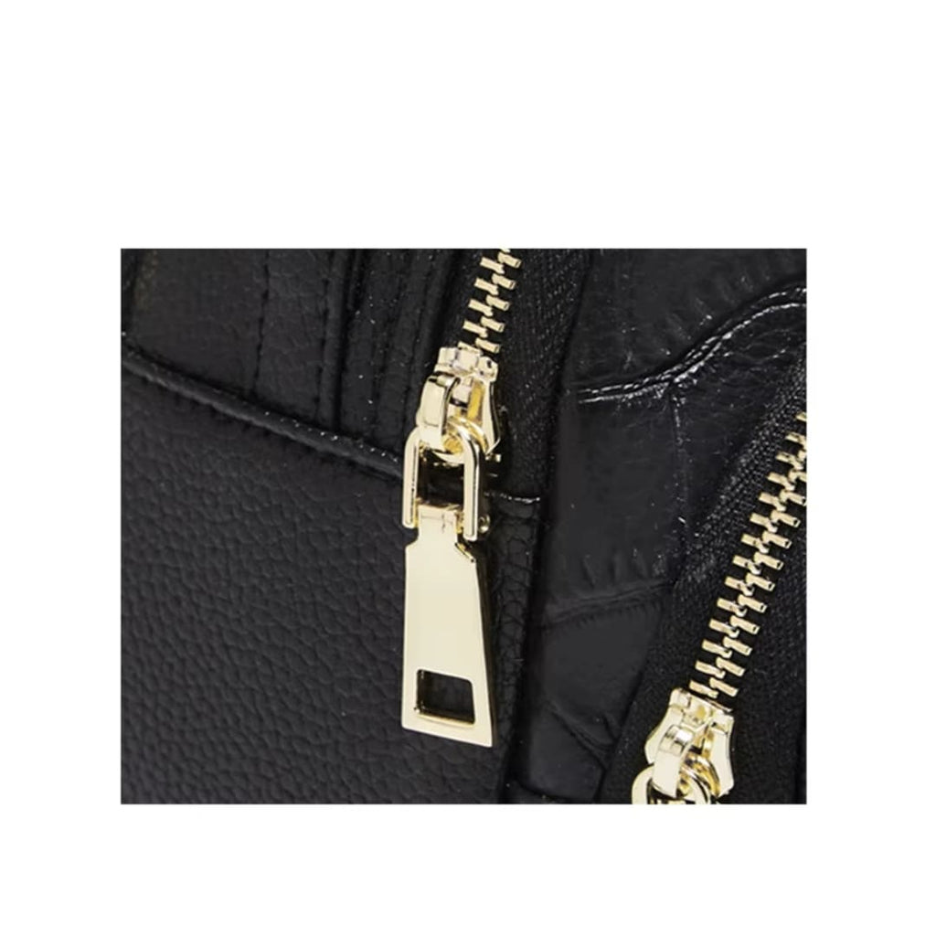 Detalhe do fechamento em zíper elegante da bolsa FOXER Rivelle Black